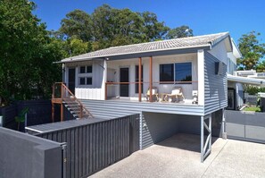 Exterior - Sunny Escape on Okinja (Sunshine Coast)