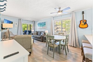 Smart TV - Mariners Cove C128 2BR Pool/Beach (Myrtle Beach)