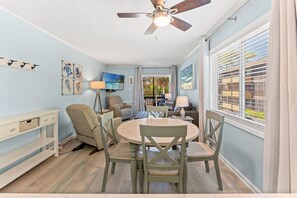 Dining - Mariners Cove C128 2BR Pool/Beach (Myrtle Beach)