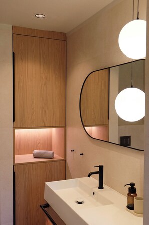 Bathroom - Vrbo Property (Zingst)