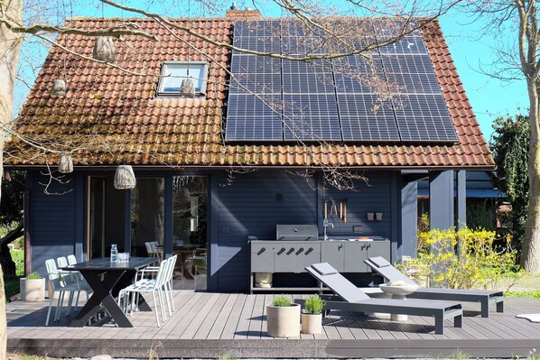 Outdoor dining - Vrbo Property (Zingst)