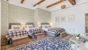 1 bedroom, desk, iron/ironing board, WiFi