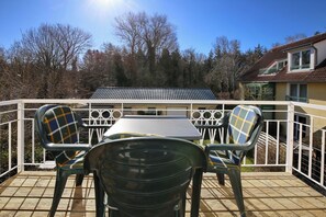 Outdoor dining - Vrbo Property (Ostseebad Kühlungsborn)