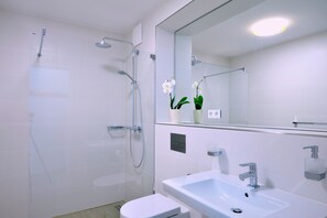 Bathroom - Vrbo Property (Heiligendamm)