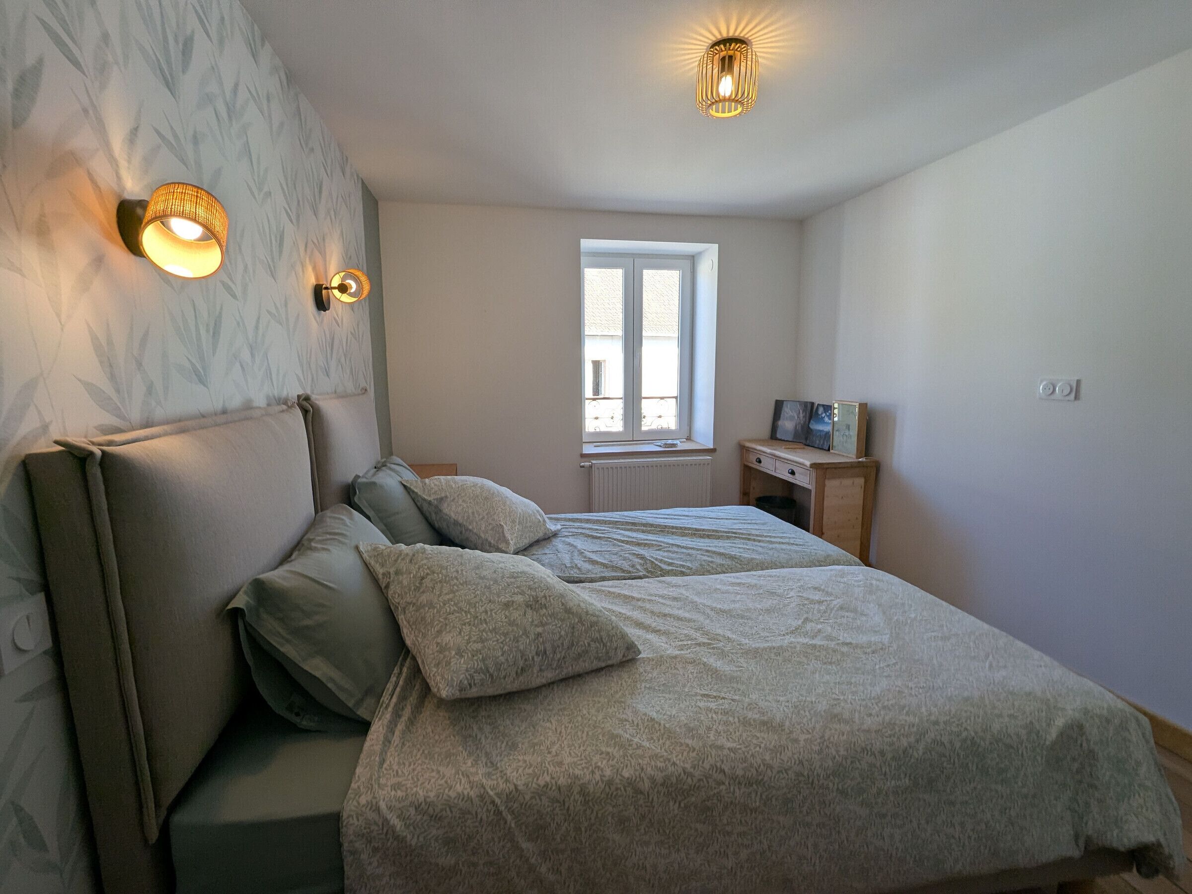 2 bedrooms, bed sheets