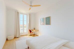 1 多间卧室、办公桌、旅行婴儿床、免费 WiFi
