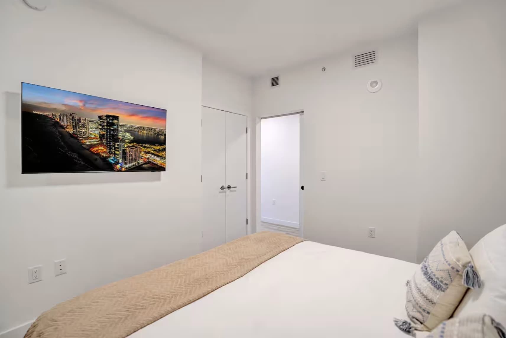 1 bedroom, iron/ironing board, travel cot, WiFi