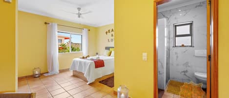 5 bedrooms, iron/ironing board, Internet, bed sheets