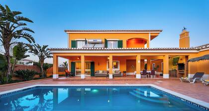 "Orange Tree Villa Alvor - South - Facing Family Villa with Private Poll"