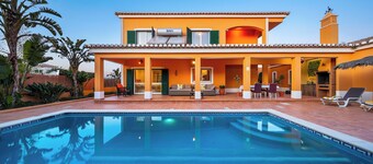 "Orange Tree Villa Alvor - South - Facing Family Villa with Private Poll"