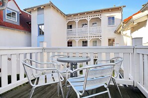 Outdoor dining - Vrbo Property (Ostseebad Kühlungsborn)