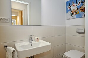 Bathroom - Vrbo Property (Heiligendamm)