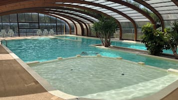 Piscine couverte, piscine extérieure