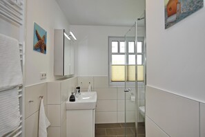 Bathroom - Vrbo Property (Heiligendamm)