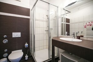 Bathroom - Vrbo Property (Kühlungsborn)