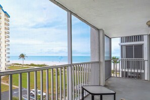 Property grounds - Creciente 506S Beachfront 2B/2B Island Vacation Condo, Gulf View, Resort Pool (Fort Myers Beach)