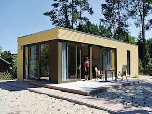 Outdoor dining - 4 Person Holiday Park Home in Sassenburg (Sassenburg)