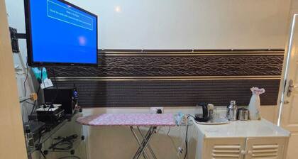 Charming 2-bedroom house with AC in beautiful Dhangethi