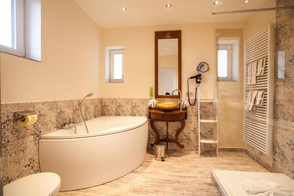 Deluxe Double Room | Bathroom