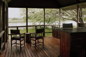 Comfort Chalet, River View | Outdoor dining - Muchenje river lodge  (Katima Mulilo)