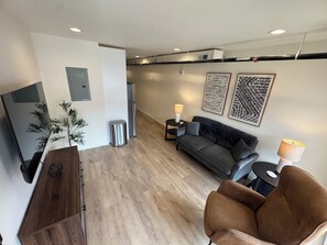 TV - The Accessible Atom a Modern ADA-Compliant 1BDR (Saint Charles)