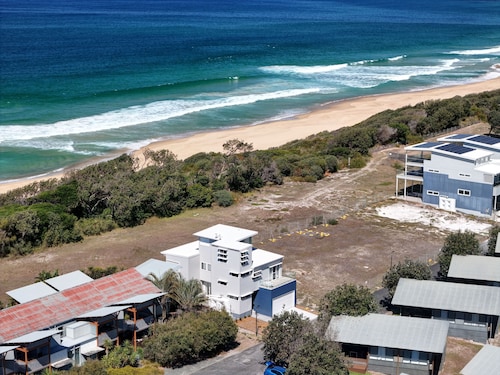 The Lookout – Resort Living with Panoramic Views Over Diamond Beach