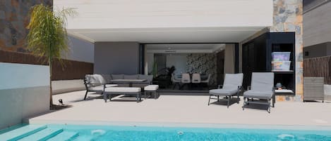 屋外プール、温水プール