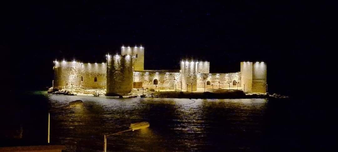 住宿正面 (夜晚)