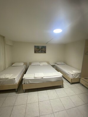 Basic-Doppel- oder -Zweibettzimmer, 1 Schlafzimmer