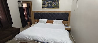 Vidisha Rajawat Khari Phatak Road