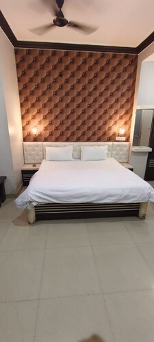 Vidisha Rajawat Khari Phatak Road