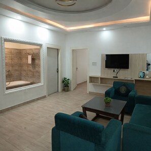 Suite de lujo, balcón, vistas a la ciudad | Interior