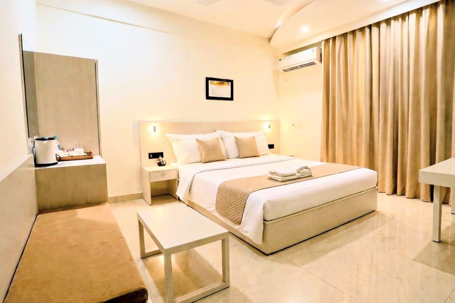 Deluxe Double Room, City View | Desk, laptop workspace, iron/ironing board, free WiFi