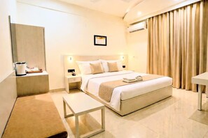 Deluxe Double Room, City View