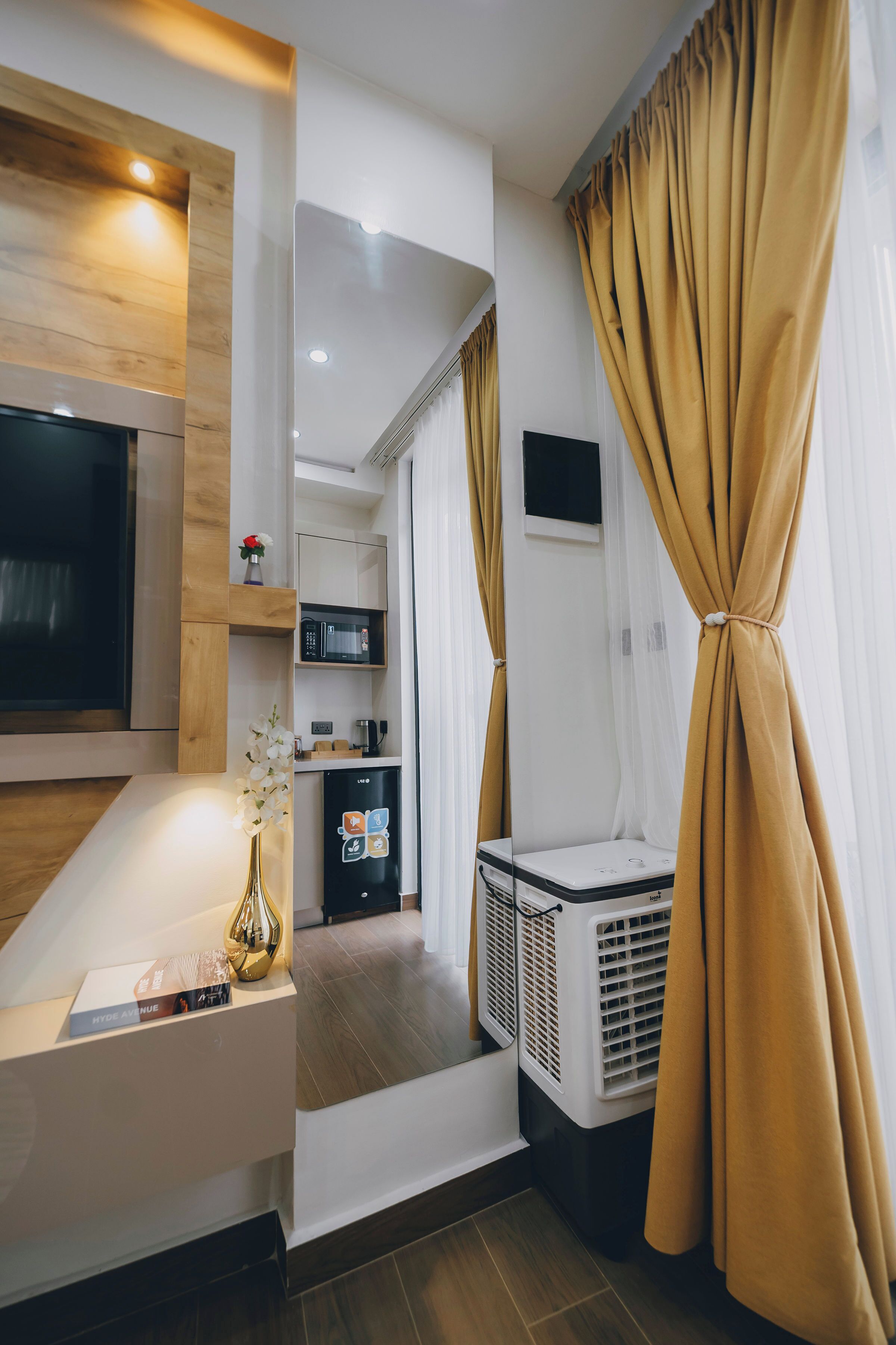Luxury Studio, Balcony, Mountain View | Interior