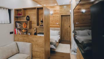 Luxury Studio, Balcony, Mountain View