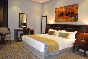 Hypo-allergenic bedding, iron/ironing board, free WiFi, bed sheets - Taleen Serviced Apartments Granada (Riyadh)