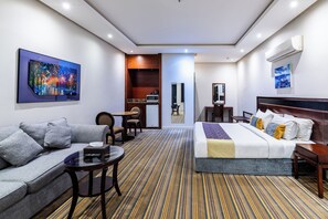 Studio | Hypo-allergenic bedding, iron/ironing board, free WiFi, bed sheets - Taleen Serviced Apartments Granada (Riyadh)