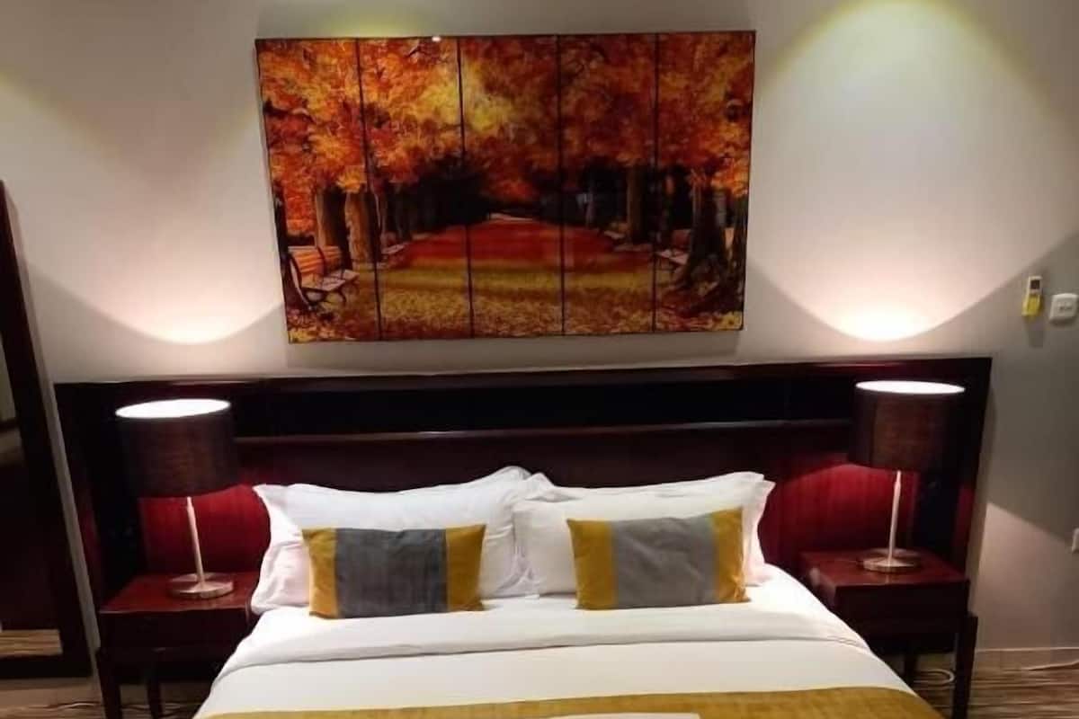 Apartment, 1 Bedroom | Iron/ironing board, free WiFi