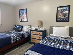 3 chambres, accès à Internet, literie fournie