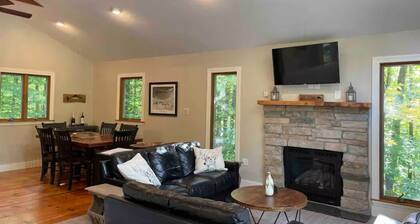 Marvelous 3-bedroom chalet in charming Bartlett for your getaway