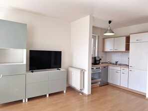 Frigorifero, forno, piano cottura, lavastoviglie