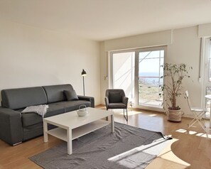 TV - Sea view apartment with south-facing terrace for 2 people (Sassnitz)