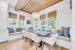 Dining - Comin' In Hot: 5 bed new build across from Carillon Chapel & Village Green (Panama City Beach)