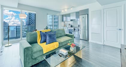 Family-Friendly 3BR Downtown Toronto Stay. Steps from Top Attractions!