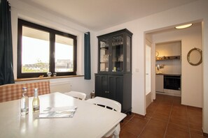 Dining - Haus Süderoog in Hörnum offers 80 m² of space for up to 4 people with 2 bedrooms. (Hörnum (Sylt))