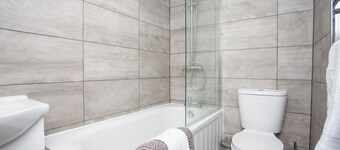 3BR | Sleeps 6 | Excellent transport links | Wi-Fi