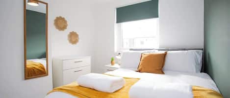 3 chambres, fer et planche à repasser, Wi-Fi gratuit, draps fournis