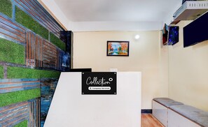 House | Reception - Deluxe Collection O Last Gate (Guwahati)
