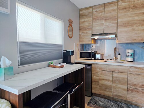 Small Cozy Private Studio Hayward Center 22417A